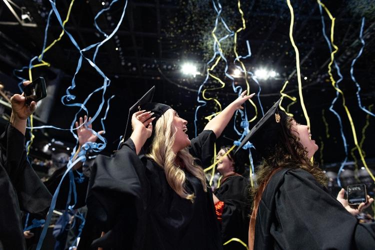 Streamers on a graduate